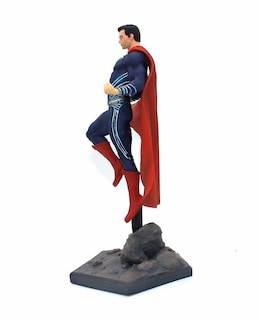 Foto 2 | Venta Internacional - Figura De Acción Superman Flying Stance De Superhéroe, 27 Cm