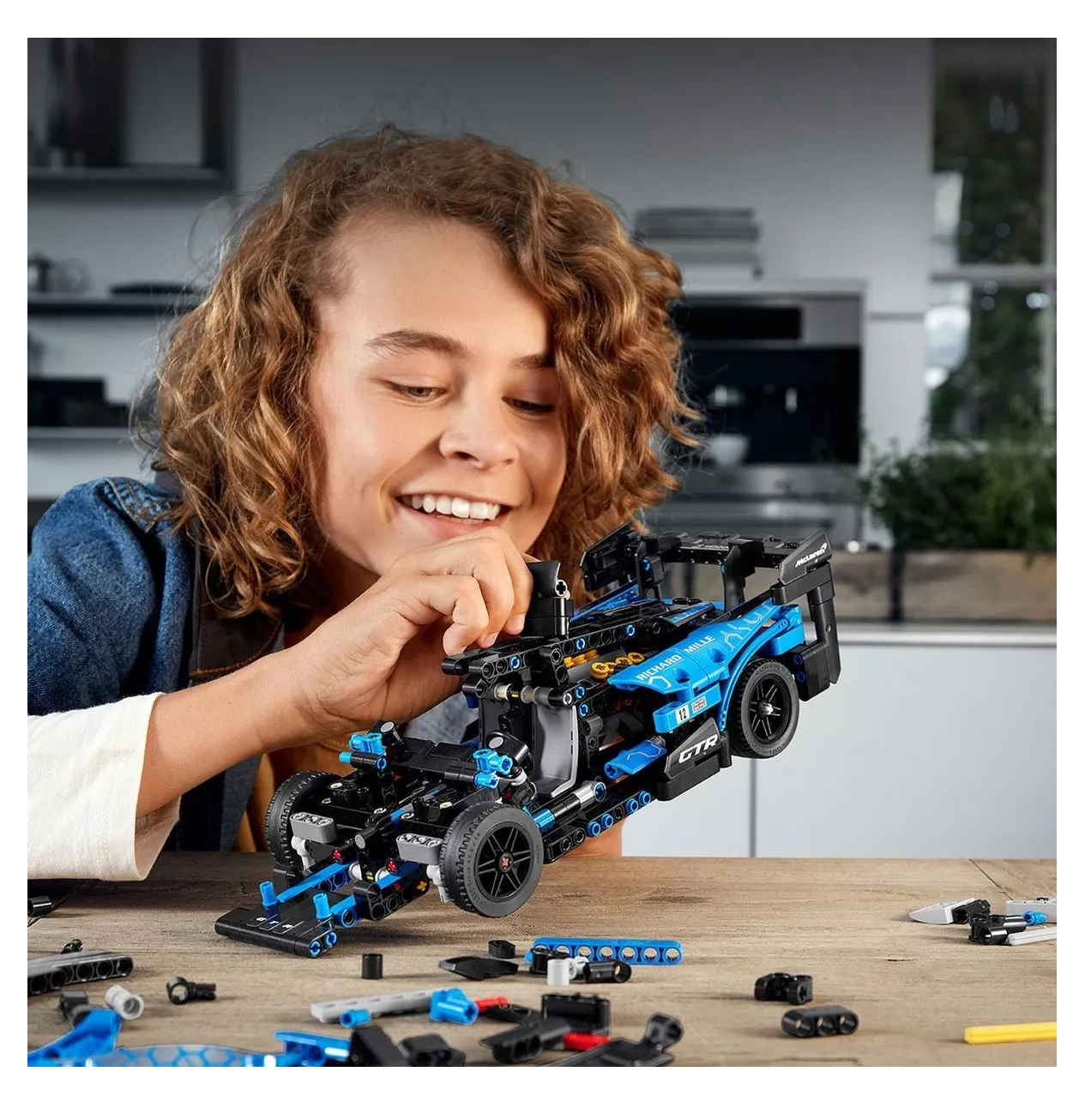 Foto 6 pulgar | Kit de Construcción Lego Technic McLaren Senna GTR 830 Piezas