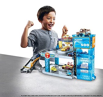 Foto 2 | Venta Internacional - Playset Disney Cars Toys Piston Cup Garage Con Lightning Mcqu