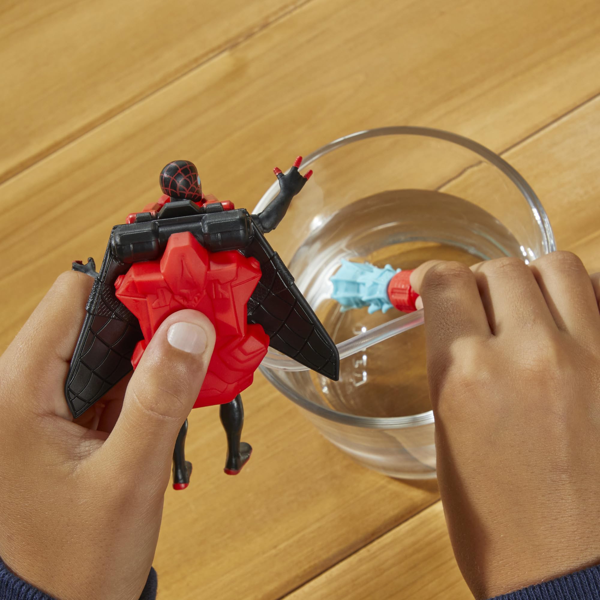 Foto 4 pulgar | Figura de Acción Marvel Spider-man Aqua Web Warriors Miles - Venta Internacional