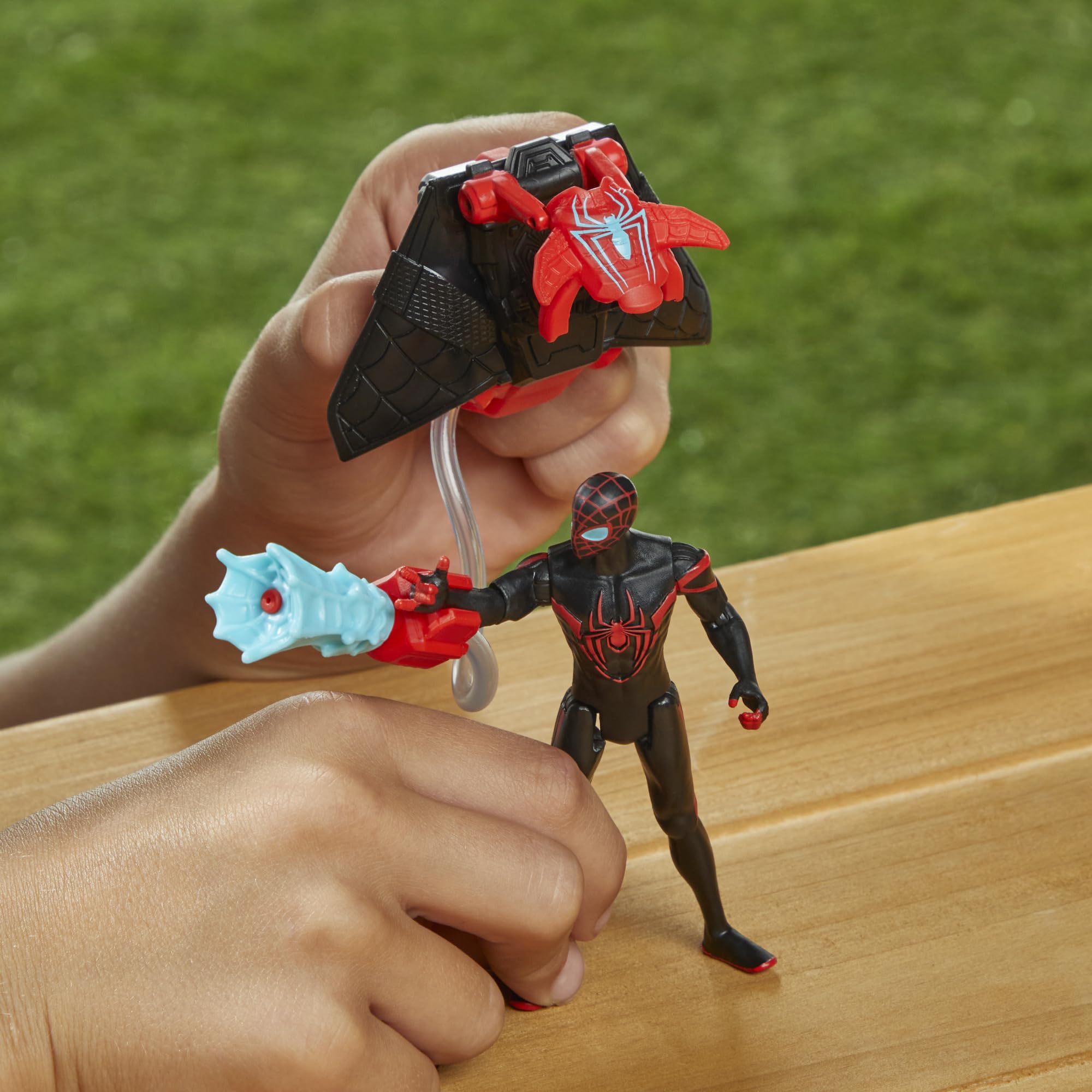 Foto 5 pulgar | Figura de Acción Marvel Spider-man Aqua Web Warriors Miles - Venta Internacional