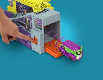 Foto 5 | Playset Fisher-price Dc Batwheels Legion Of Zoom con Rampa para Coche - Venta Internacional