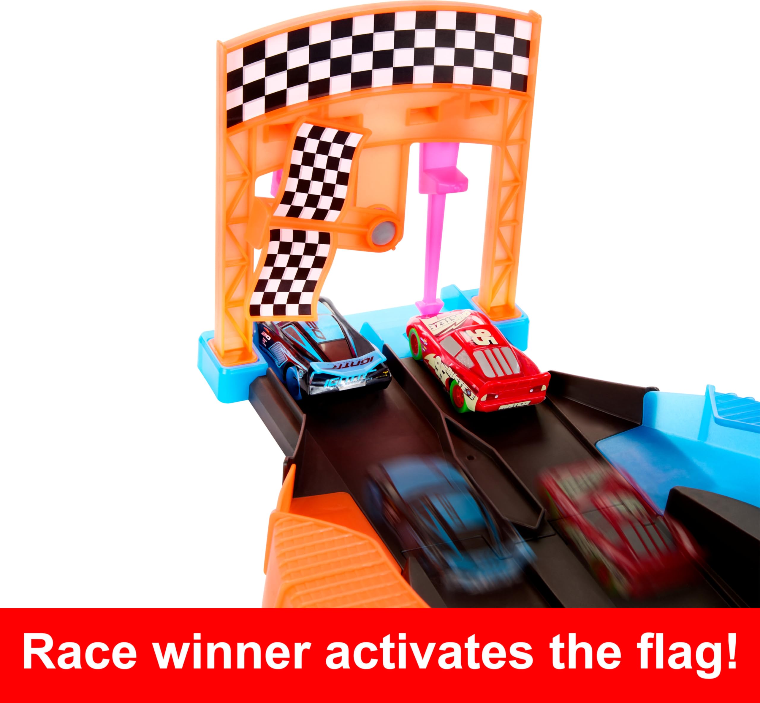 Foto 7 pulgar | Set De Atletismo Mattel Disney Pixar Cars Glow Racers Con 2 Coches - Venta Internacional.