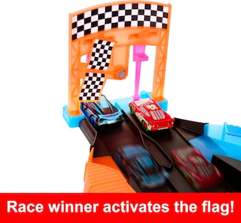 Foto 6 | Set De Atletismo Mattel Disney Pixar Cars Glow Racers Con 2 Coches - Venta Internacional.