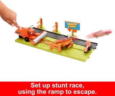 Foto 3 | Playset Mattel Disney Pixar Cars Con 3 Vehículos De Juguete Frank - Venta Internacional.