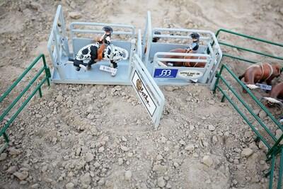 Foto 7 | Toy Little Buster Toys Bucking Bull And Rider, Paquete De 2 - Venta Internacional.
