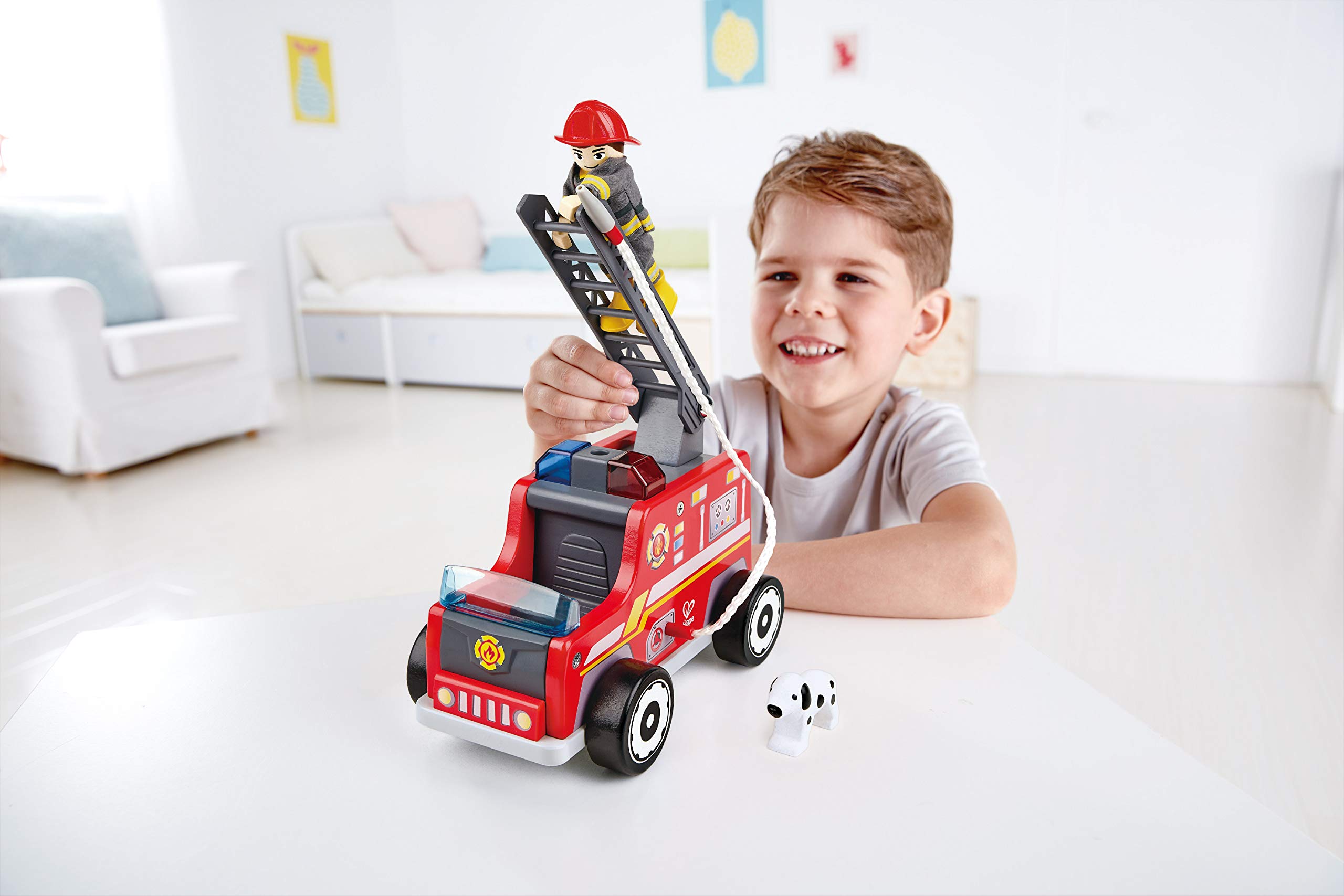Foto 3 pulgar | Set De Juego Para Camión De Bomberos Hape Fire Engine Con Figura De Acción Y Perro - Venta Internacional.