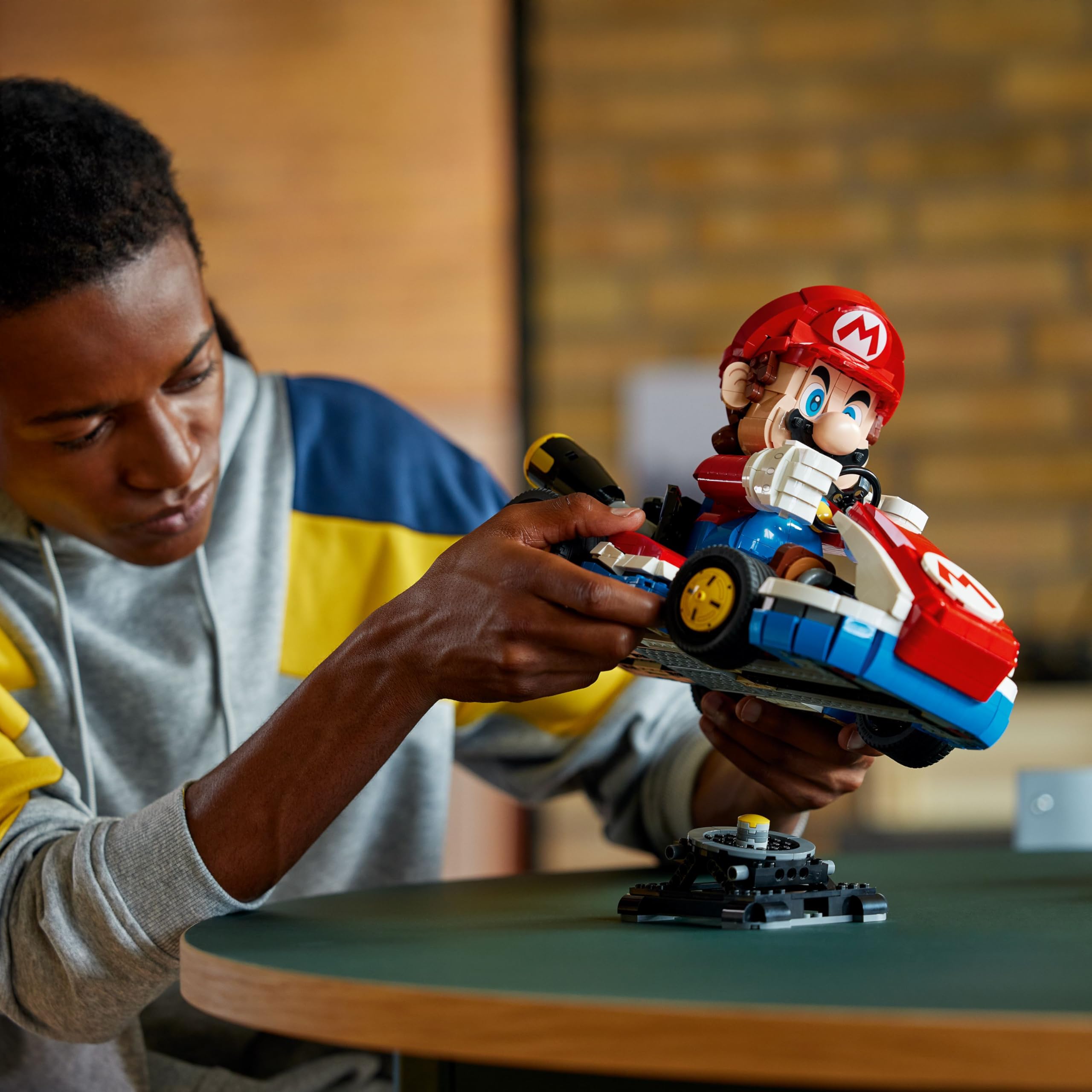 Foto 5 | Set De Construcción Lego Super Mario Mario Kart Mario & Standard Kart 72037 - Venta Internacional.