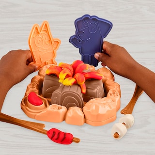 Foto 7 | Set De Juego Play-doh Bluey Goes Para Acampar Con Herramientas Para Fogatas Durante Más De 3 Años - Venta Internaciona