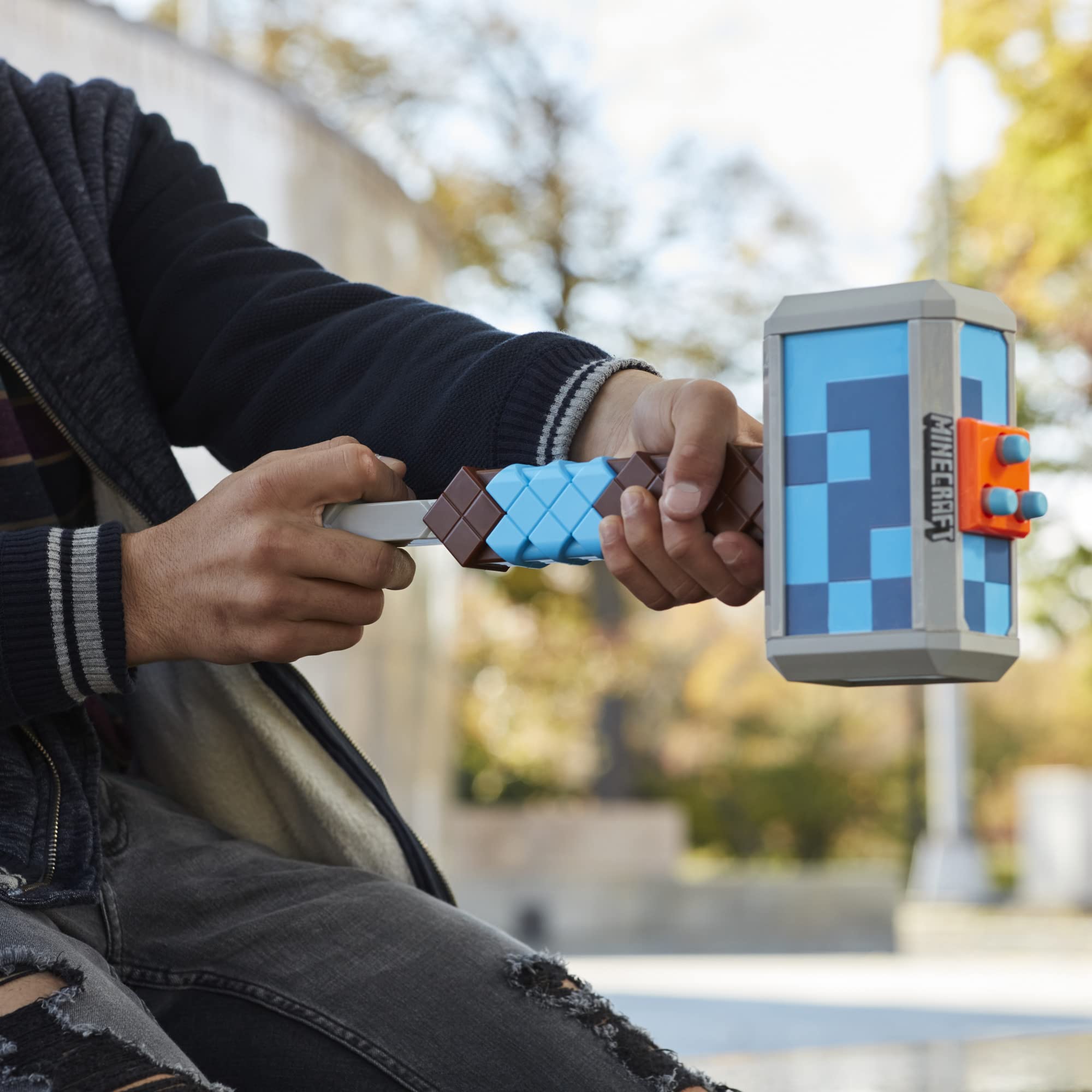Foto 6 | Martillo Lanzador De Dardos Nerf Minecraft Stormlander Con 3 Dardos - Venta Internacional.
