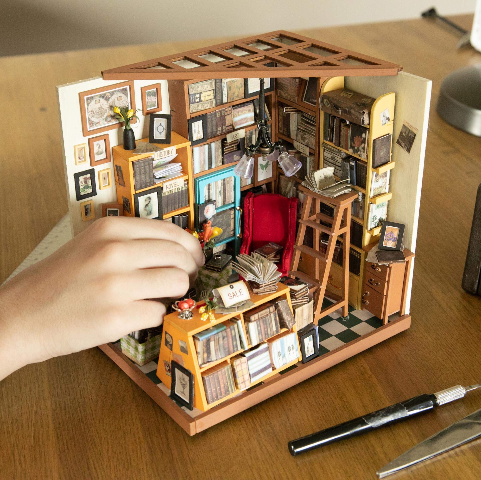Foto 4 pulgar | Kit De Maquetas Fat Brain Toys Diy En Miniatura Harper's Library - Venta Internacional.