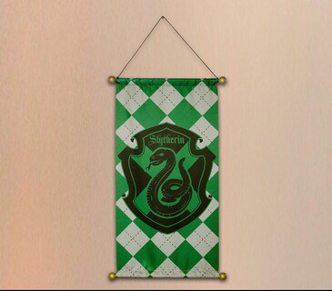 Foto 3 | Estandarte De Tela Para Casa Con Rubíes De Harry Potter, Hogwarts, Slytherin - Venta Internacional.