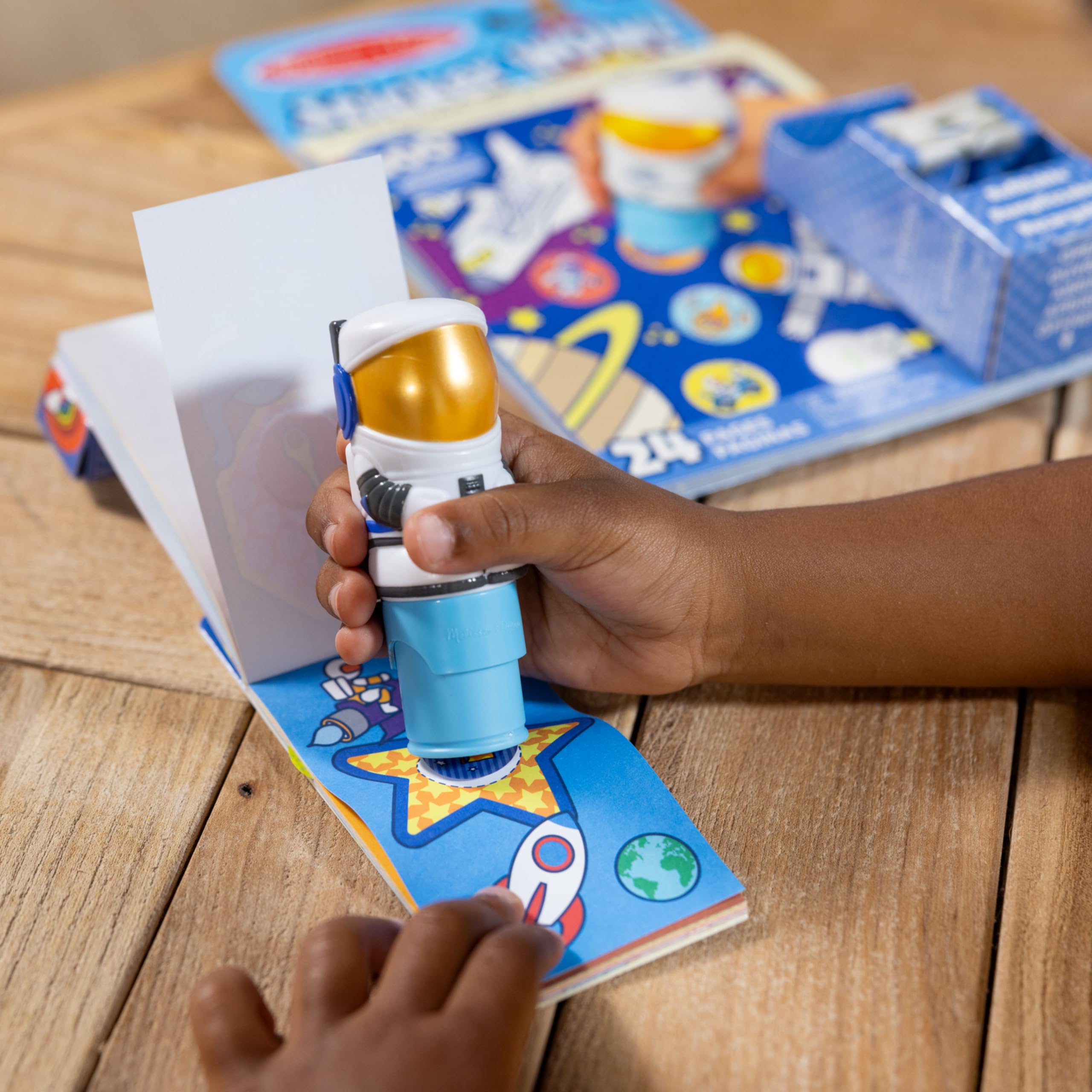 Foto 7 | Pegatina ¡guau! ™ Paquete De Astronautas Melissa Y Doug Con 500 Pegatinas - Venta Internacional.