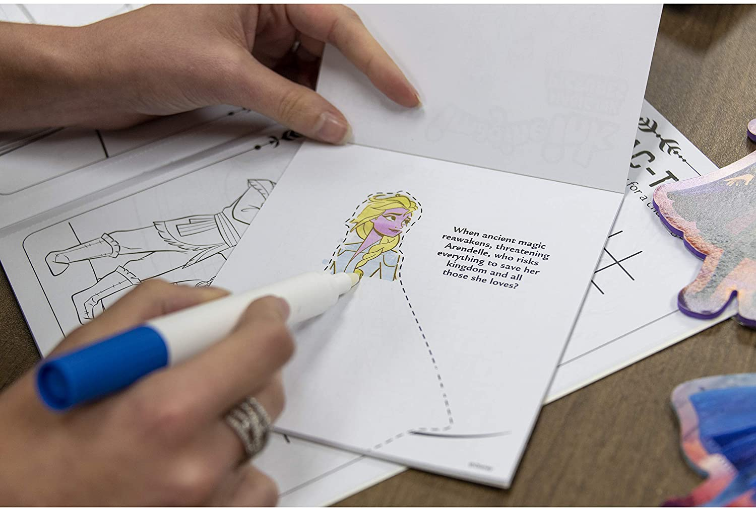 Foto 6 pulgar | Libro para Colorear Bendon Disney Frozen 2 con Marcador de Tinta Mágica - Venta Internacional