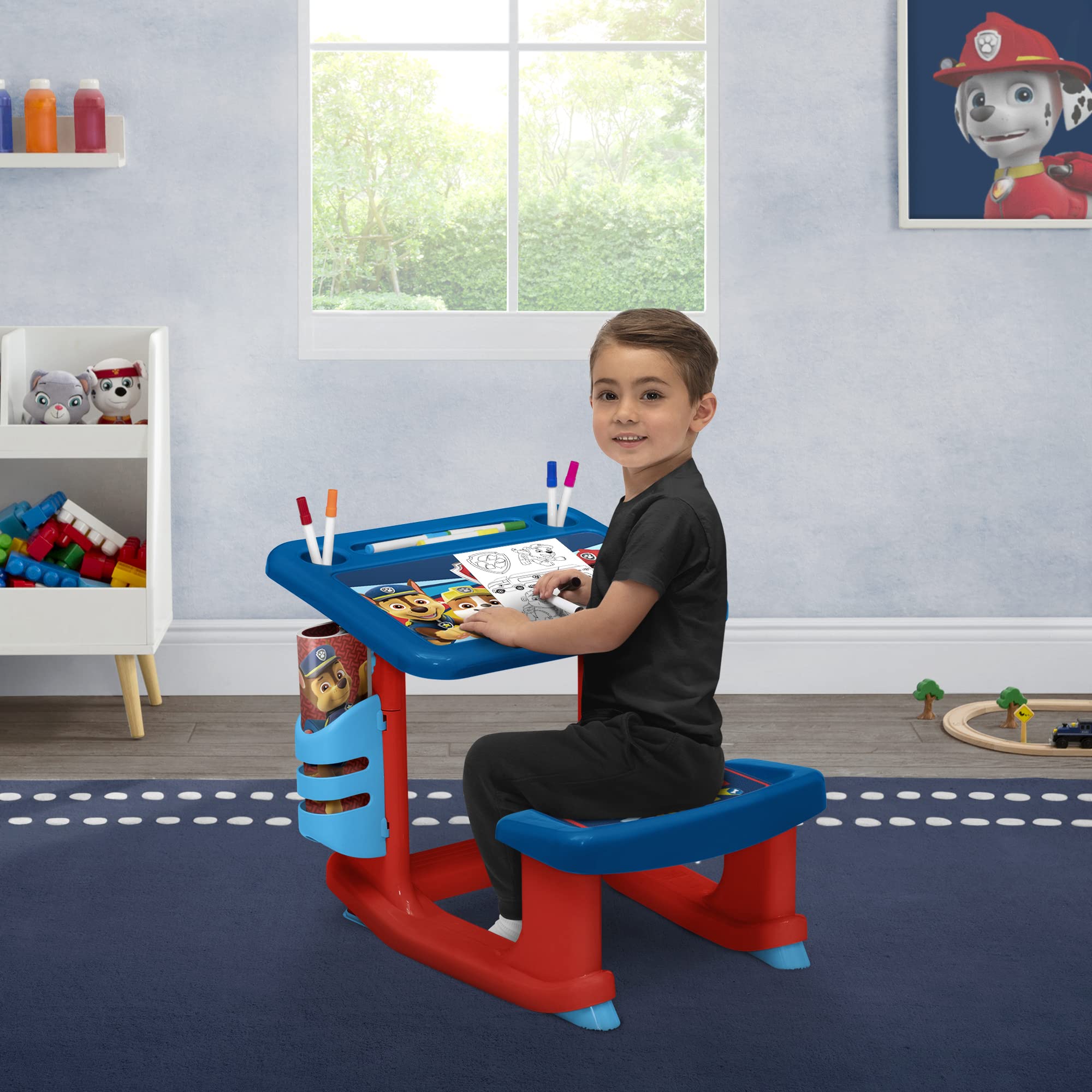 Foto 4 pulgar | Escritorio Delta Children Paw Patrol Para Dibujar Y Jugar Con 10 Rotuladores - Venta Internacional.