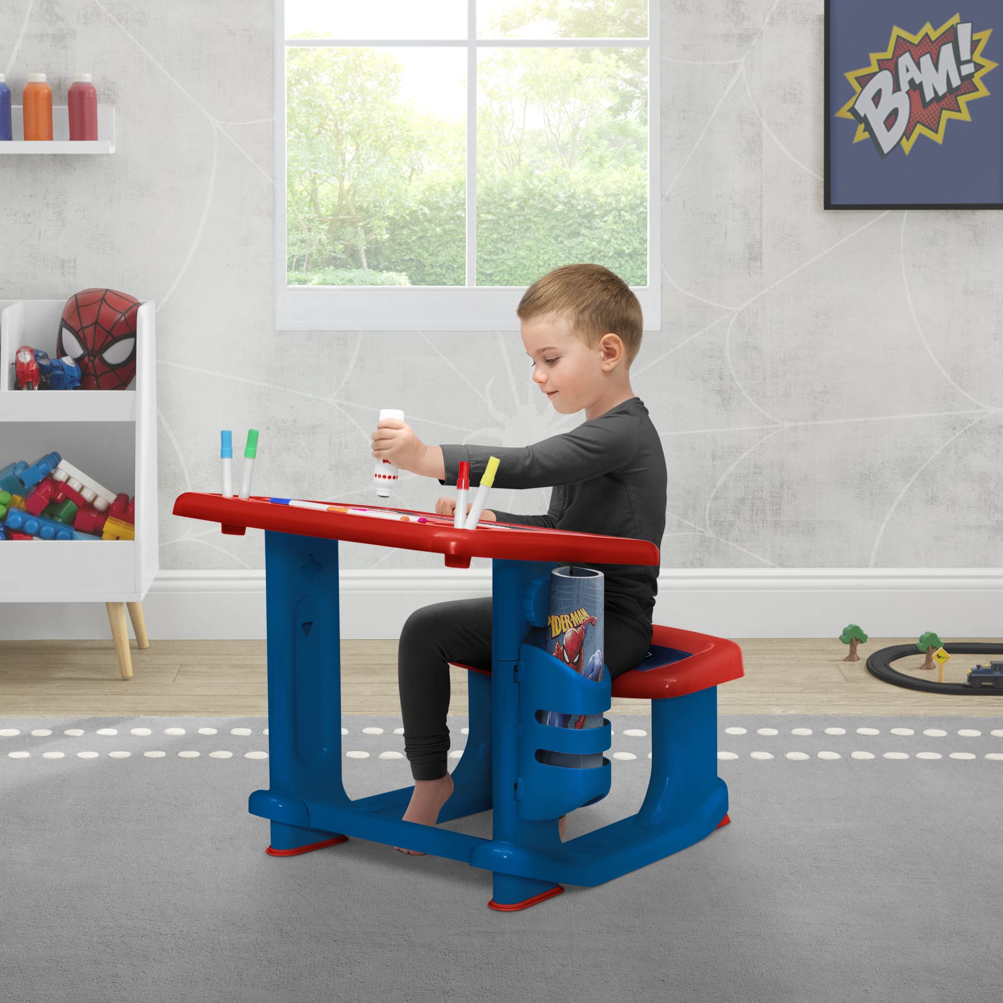 Foto 4 pulgar | Escritorio Delta Children Spider-man Para Dibujar Y Jugar Con 10 Rotuladores - Venta Internacional.