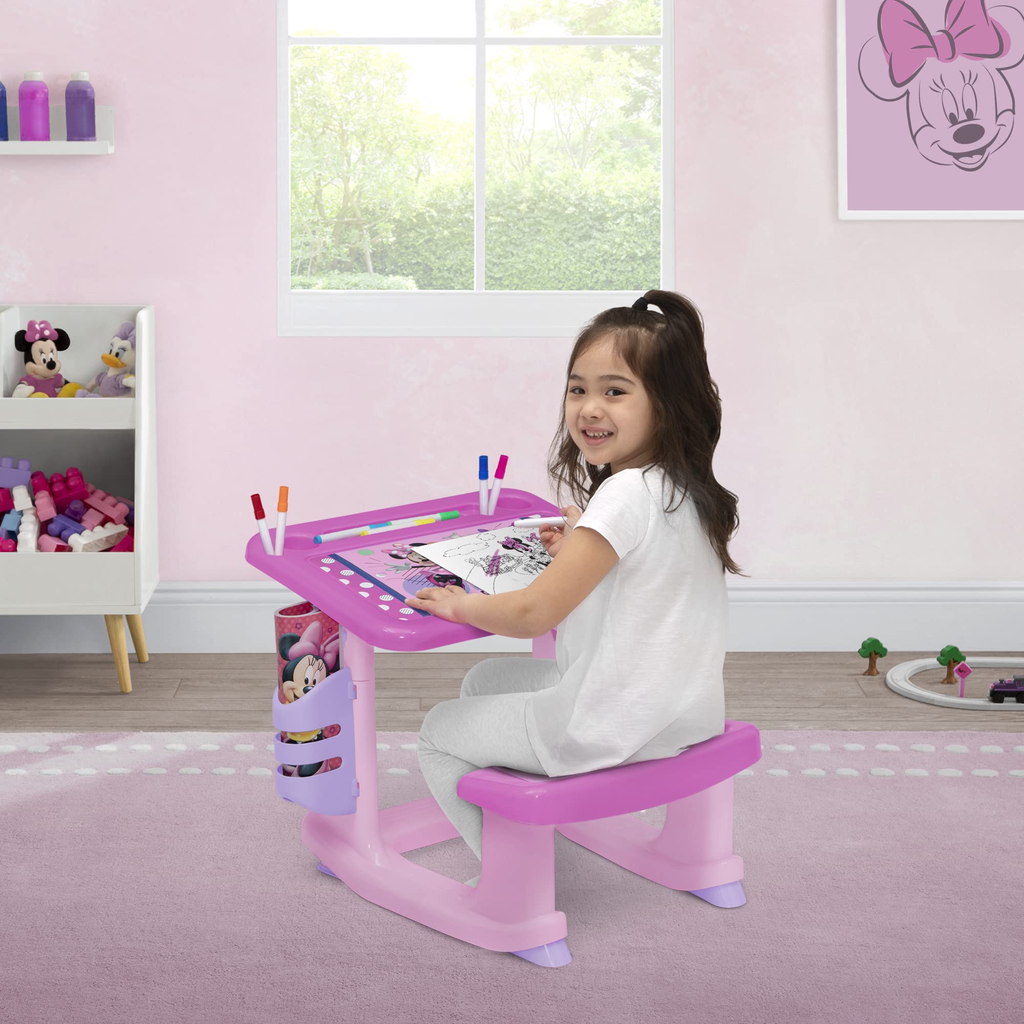 Foto 4 pulgar | Escritorio Delta Children Disney Minnie Mouse Con 10 Rotuladores - Venta Internacional.