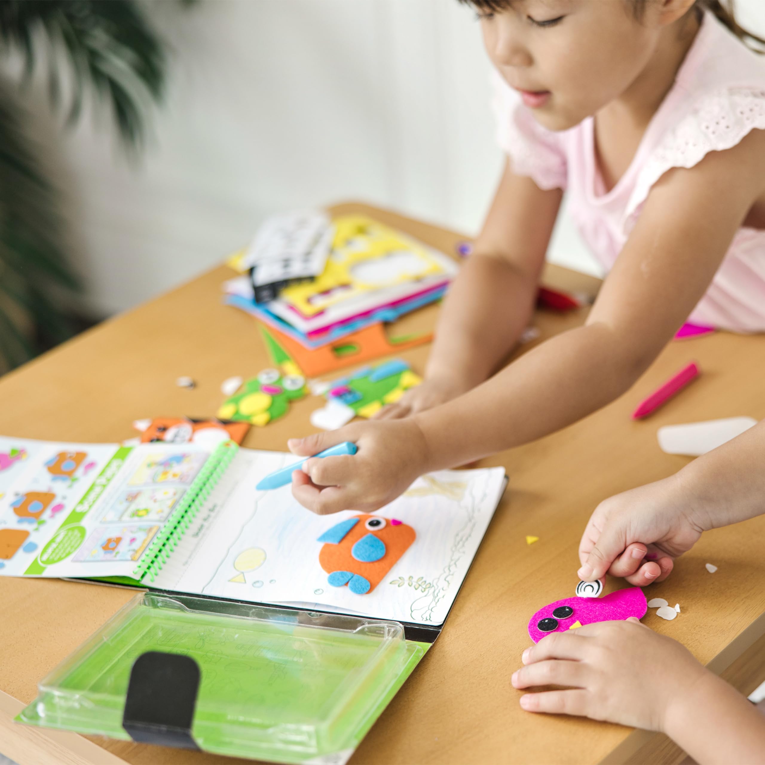 Foto 8 pulgar | Set De Actividades Artesanales Melissa & Doug On The Go Felt Friends - Venta Internacional.