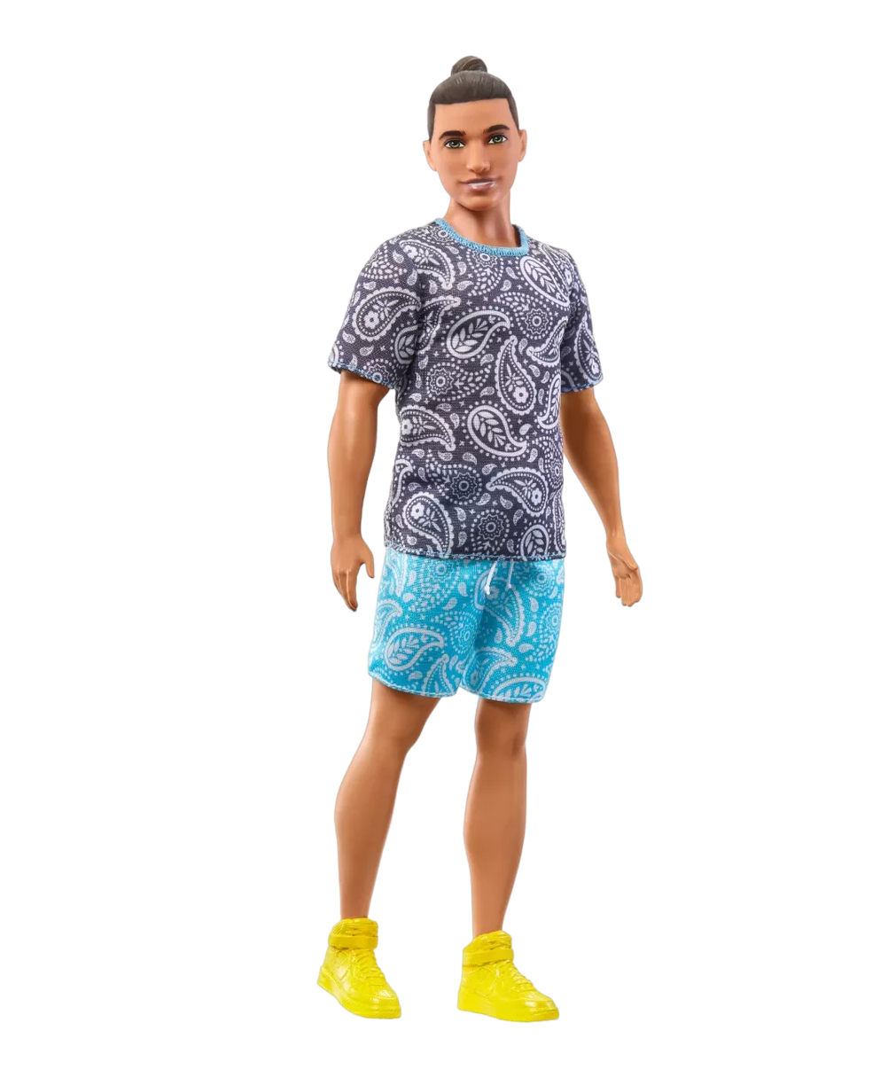 Muñeco Ken con Playera Estampada Barbie Fashion & Beauty