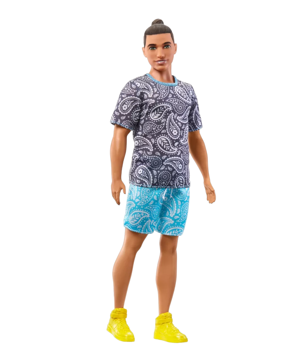 Muñeco Ken Playera Estampada Barbie Fashion & Beauty