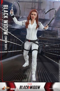 Foto 4 | Figura Black Widow Traje de Nieve Marvel Black Widow Hot Toys 1:6 de Escala