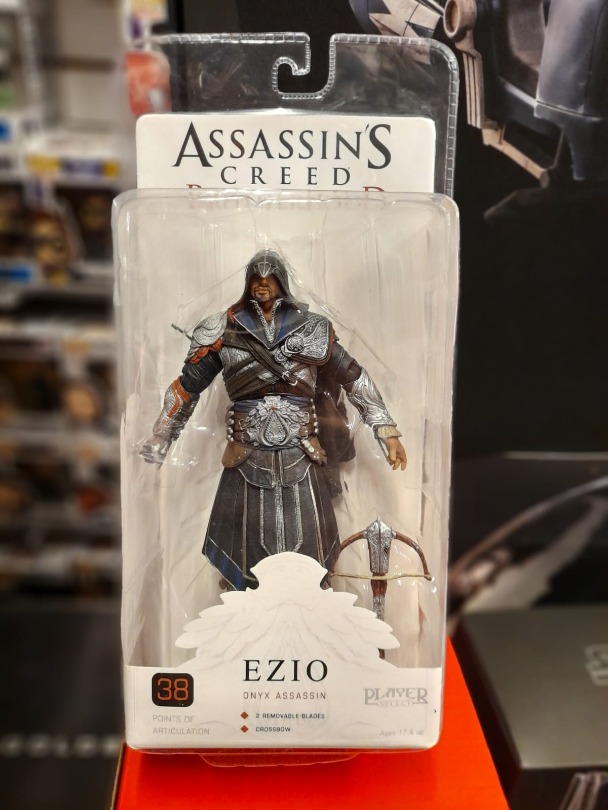 Foto 3 pulgar | Figura Neca Assassins Creed Brotherhood: Ezio