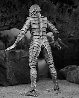 Foto 7 | Figura Neca Universal Monsters The Creature From The Black Lagoon Blanco y Negro