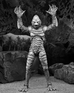 Foto 8 | Figura Neca Universal Monsters The Creature From The Black Lagoon Blanco y Negro