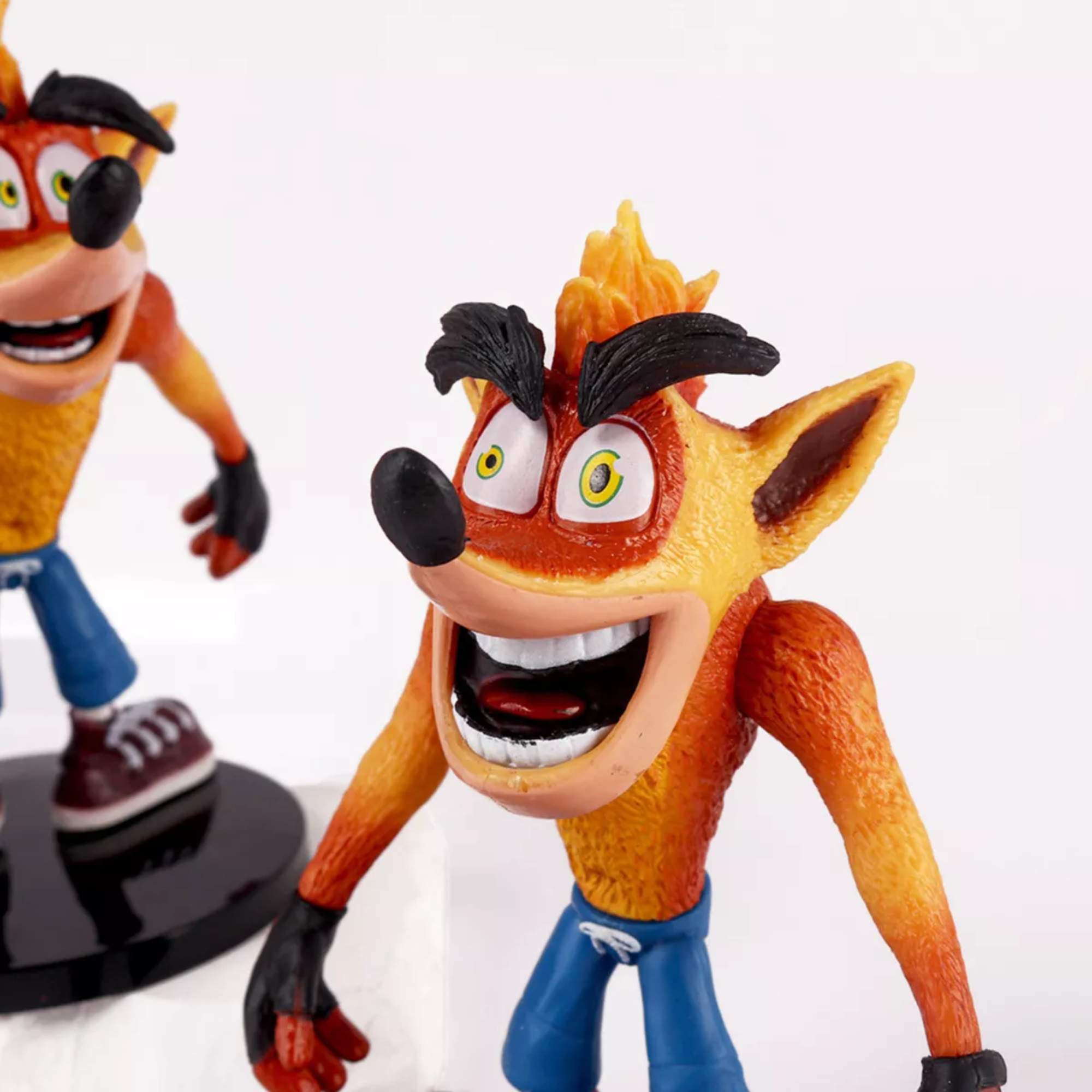 Foto 4 pulgar | Figura Crash Bandicoot Mr. Gadgets N Sane Trilogy 16cm