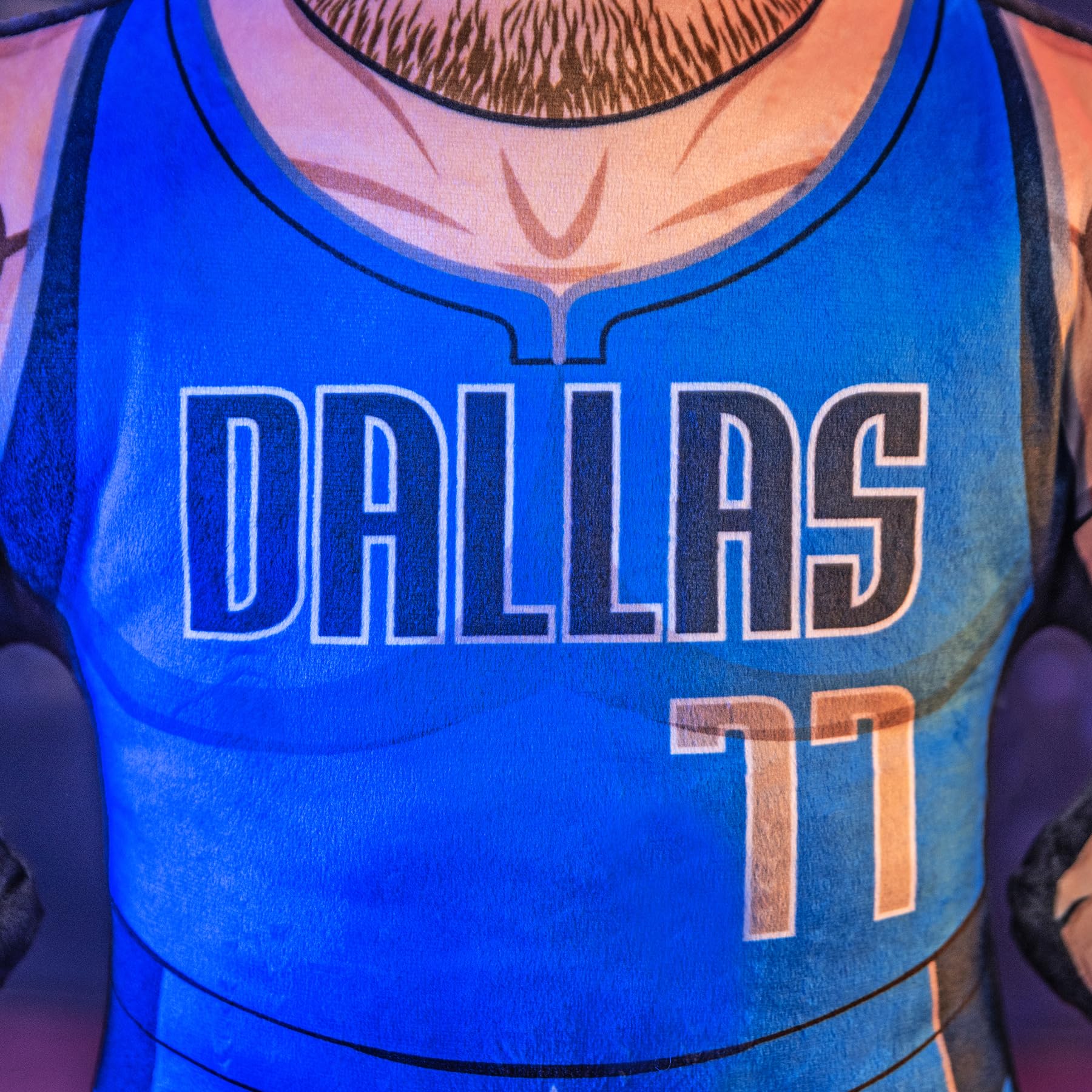 Foto 6 | Peluche Bleacher Creatures Dallas Mavericks Luka Doncic 24 - Venta Internacional.
