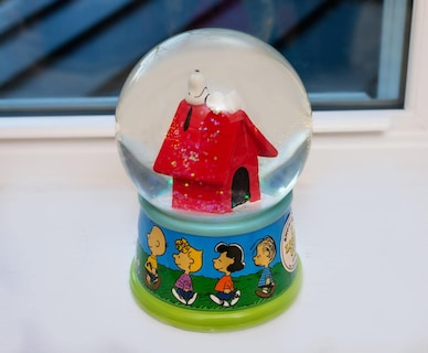 Foto 5 | Snow Globe Silver Buffalo Peanuts Group, 100 Ml, Iluminada - Venta Internacional.