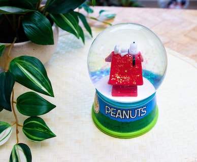 Foto 6 | Snow Globe Silver Buffalo Peanuts Group, 100 Ml, Iluminada - Venta Internacional.