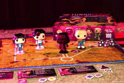 Foto 4 | Juego De Mesa Funkoverse Squid Game 100, Paquete De 4 Con Funko Pop! - Venta Internacional.