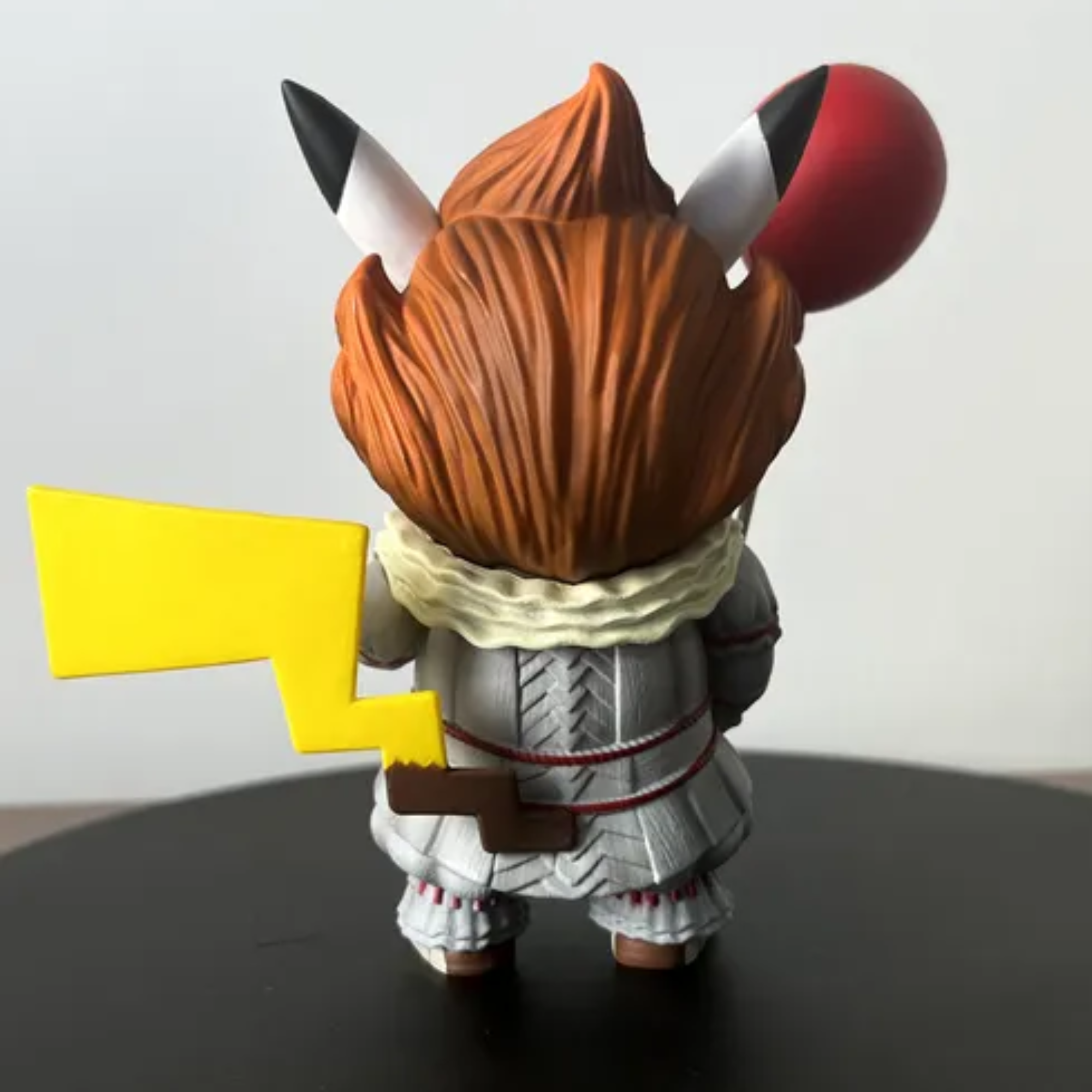 Foto 4 pulgar | Figura Pikachu Pennywise Payaso It Eso Anime Colección