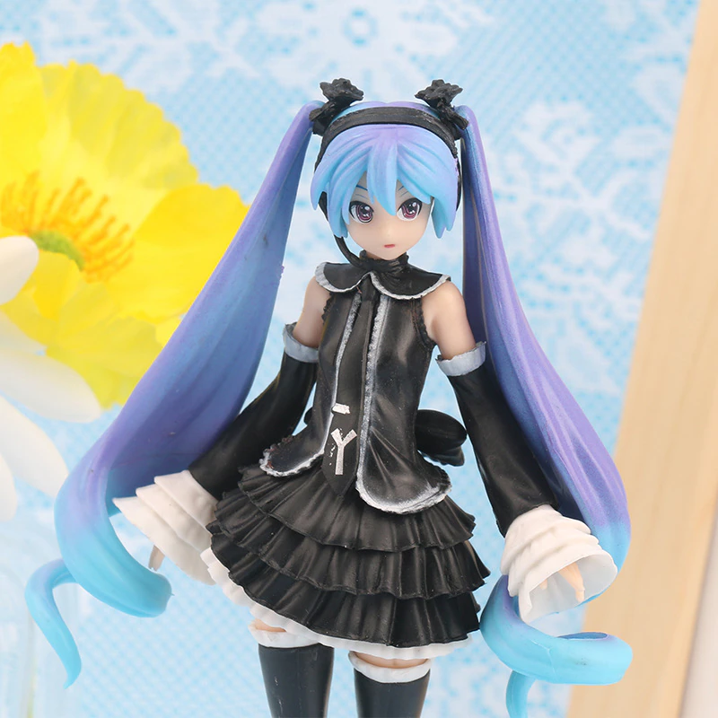 Foto 4 pulgar | Figura Sakura Hatsune Miku color Negro 14.5 cm