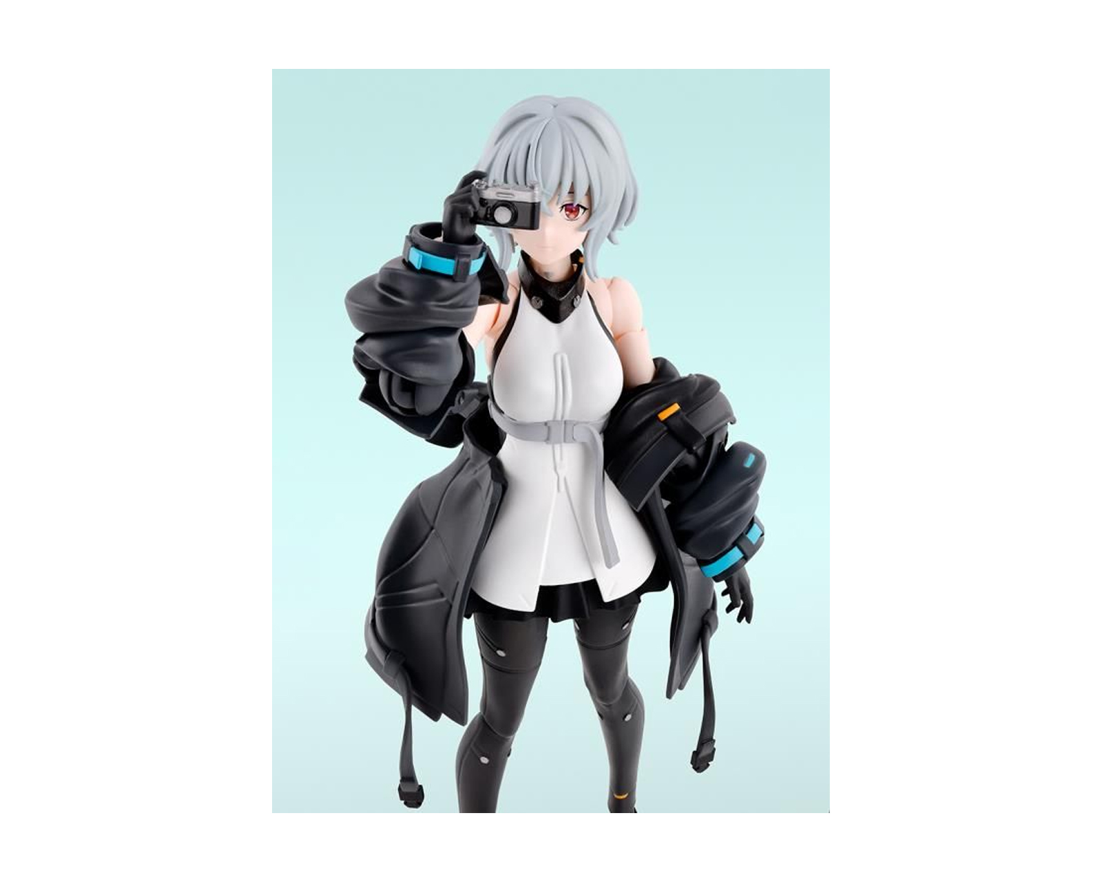 Foto 3 | Figura de Noir de Synduality de Bandai Sh Figuarts