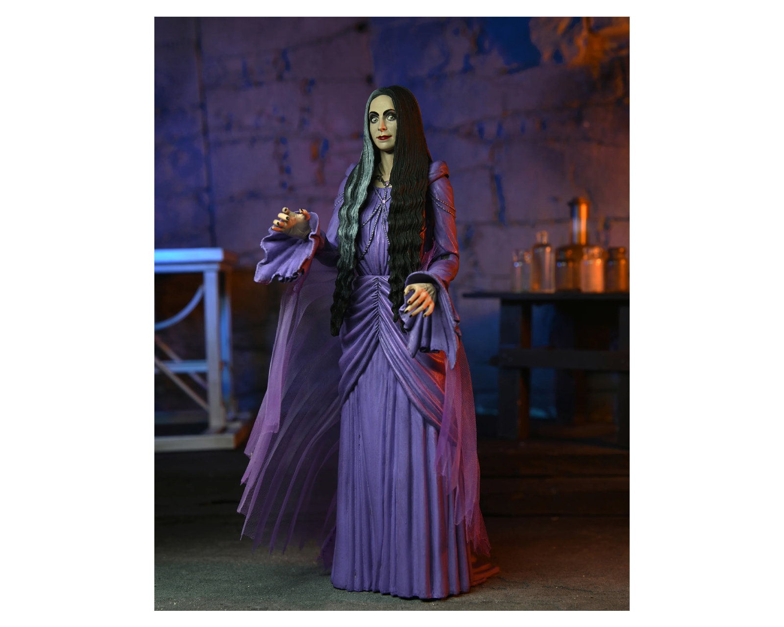 Foto 4 pulgar | Figura Neca Rob Zombie's The Munsters Ultimate Lily Munster