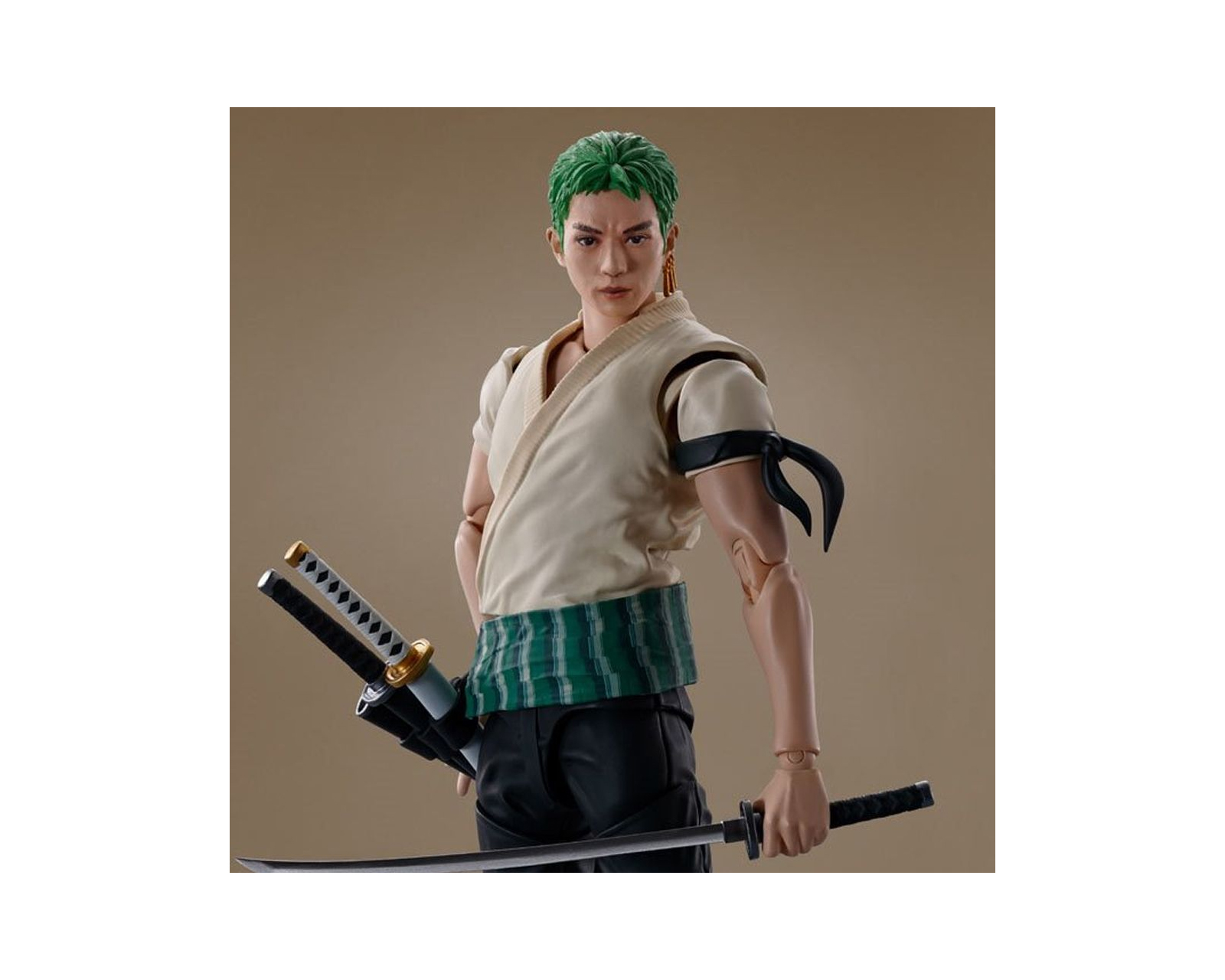 Foto 3 pulgar | SH Figuarts Bandai Netflix One Piece - Roronoa Zoro