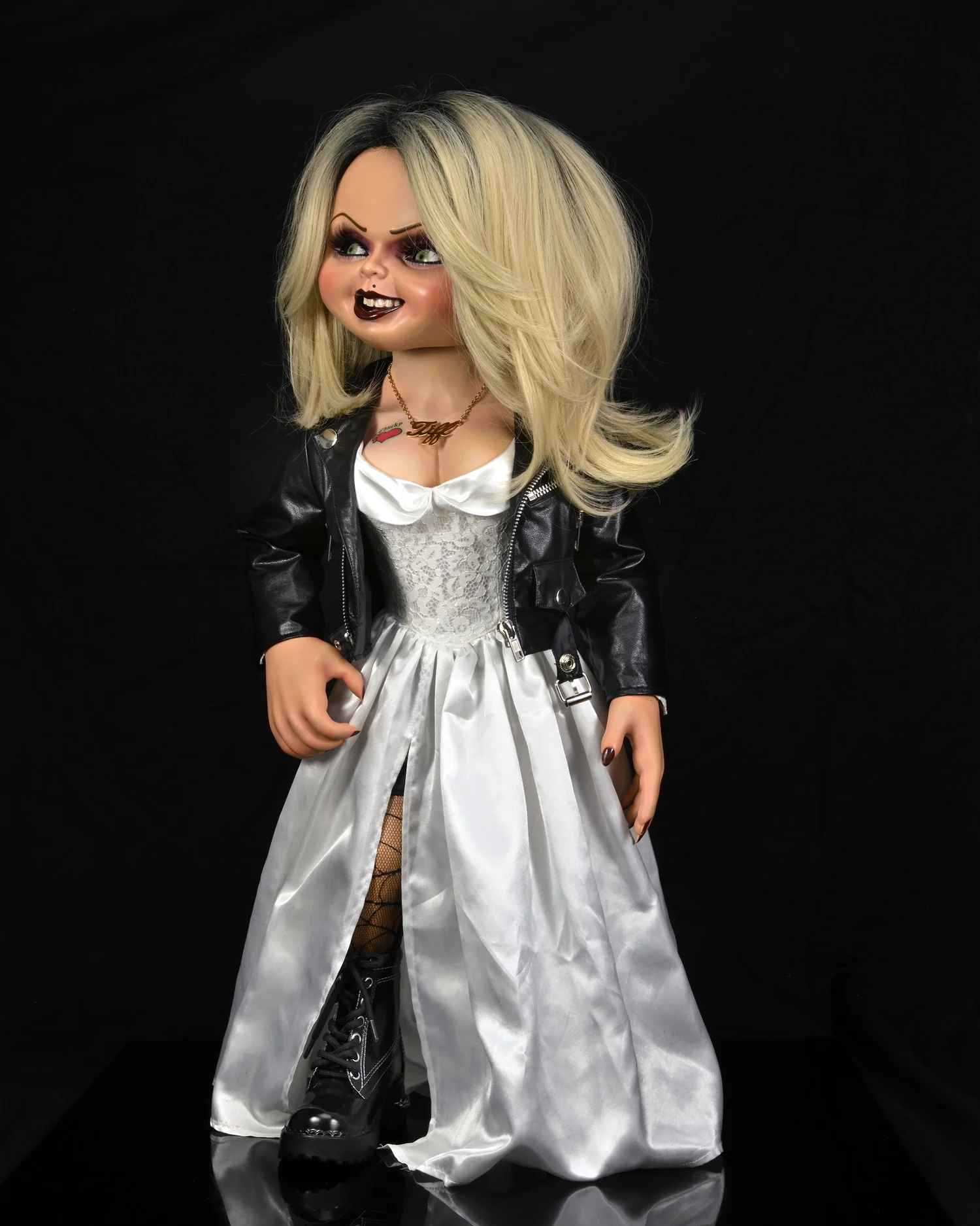 Foto 4 pulgar | Tiffany Valentine 1:1 Life Size Neca Novia de Chucky