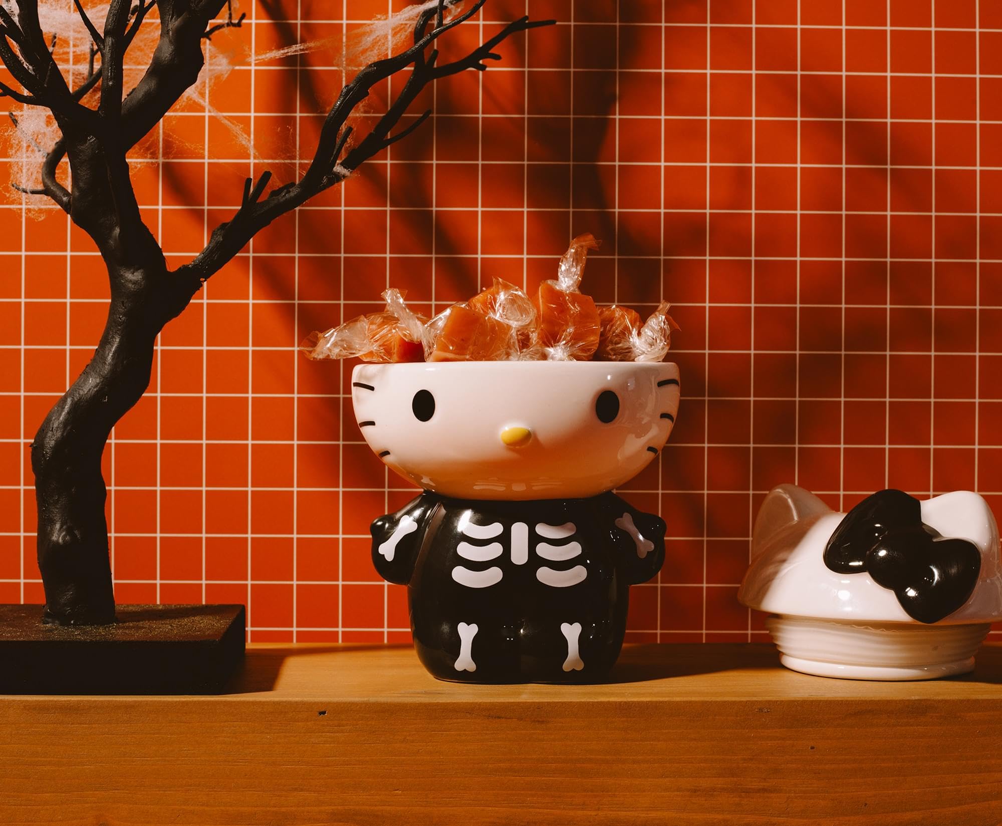 Foto 7 pulgar | Tarro Para Aperitivos Sanrio Hello Kitty Skeleton Ceramic - Venta Internacional.