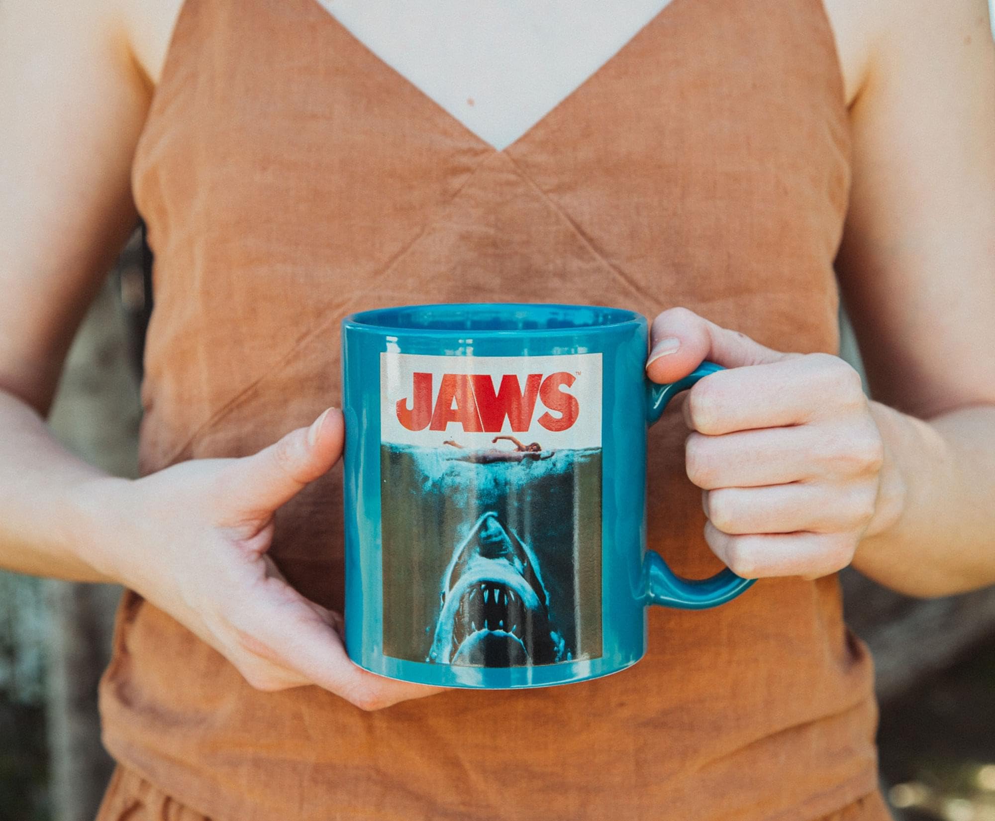 Foto 3 | Taza De Café Silver Buffalo Jaws Amity Island Poblation 590 Ml - Venta Internacional.