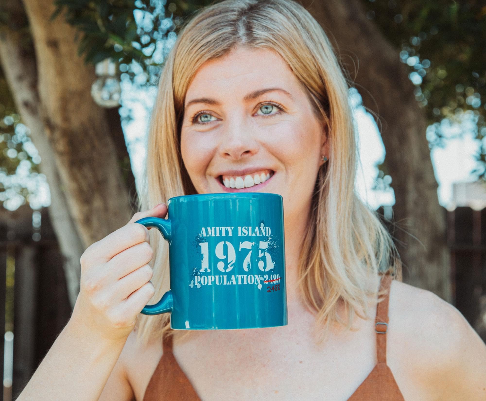 Foto 4 | Taza De Café Silver Buffalo Jaws Amity Island Poblation 590 Ml - Venta Internacional.