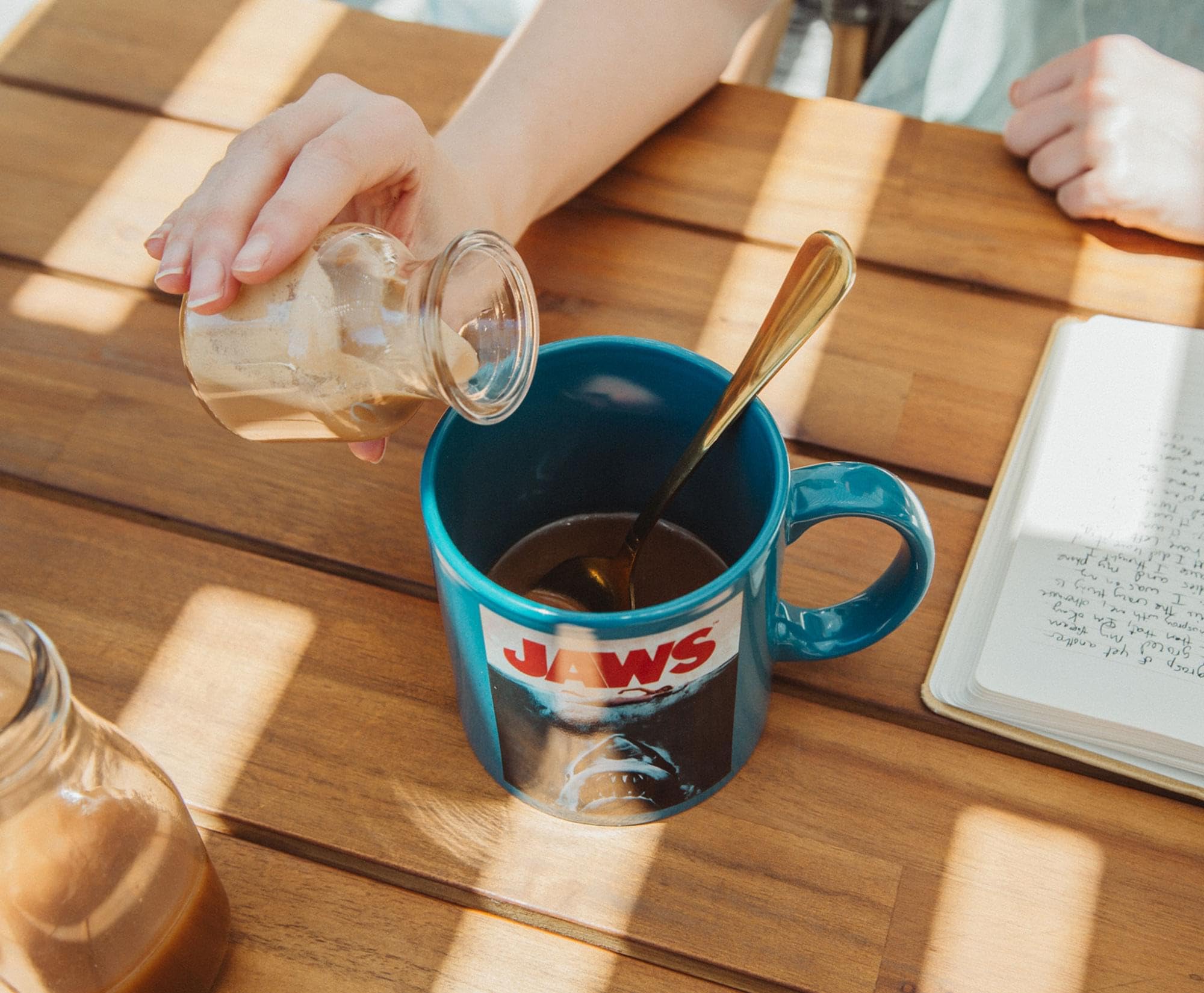 Foto 6 | Taza De Café Silver Buffalo Jaws Amity Island Poblation 590 Ml - Venta Internacional.