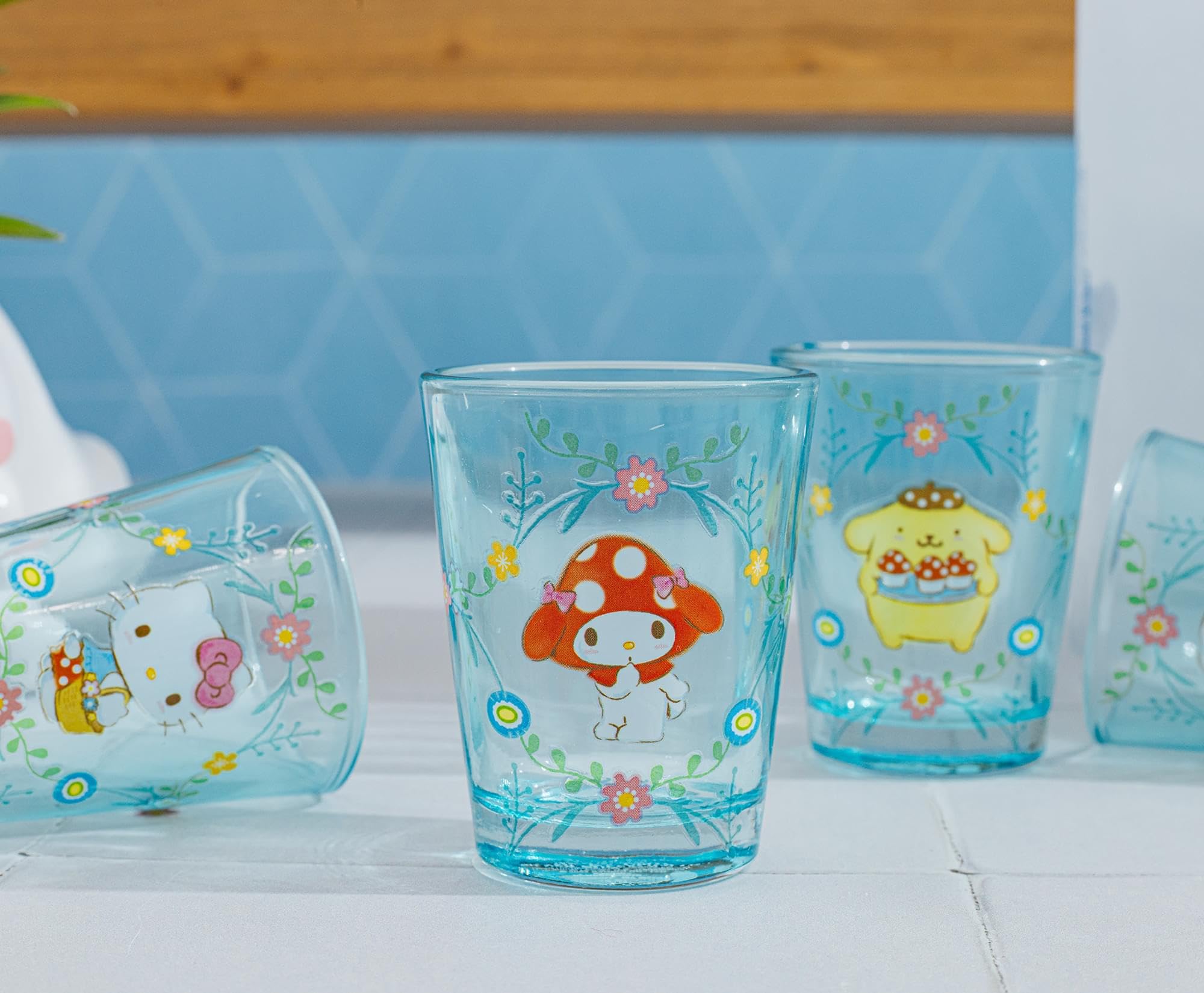 Foto 5 pulgar | Gafas Pequeñas Para Chupito Buffalo Sanrio Hello Kitty & Friends, Color Plateado - Venta Internacional.
