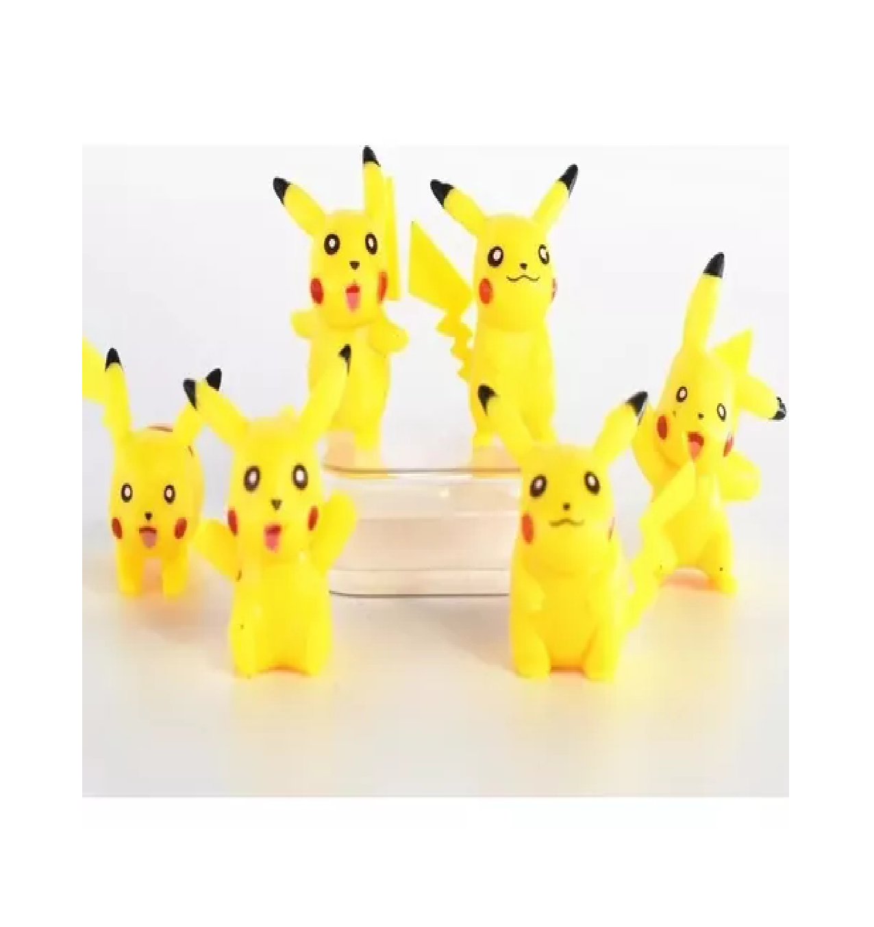 Foto 4 pulgar | Pokemon Coleccionables Pikachu De Regalo Amarillo 18 Figuras