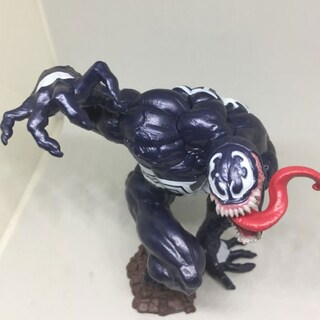 Foto 2 | Figura De Acción Marvel Spider-man Hero Venom, Modelo Móvil De Juguete - Venta Internacional.