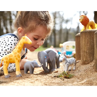 Foto 7 | Figura De Juguete Haba Little Friends Baby Elephant Zoo Animal - Venta Internacional.