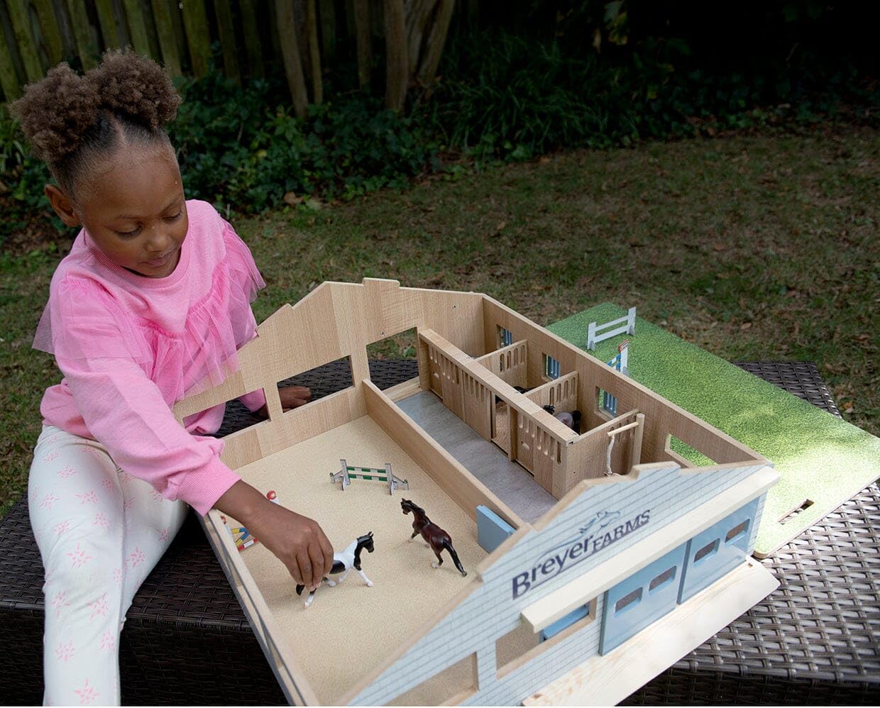 Foto 2 | Establo Playset Breyer Horses Farms Deluxe Arena Con 2 Caballos - Venta Internacional.