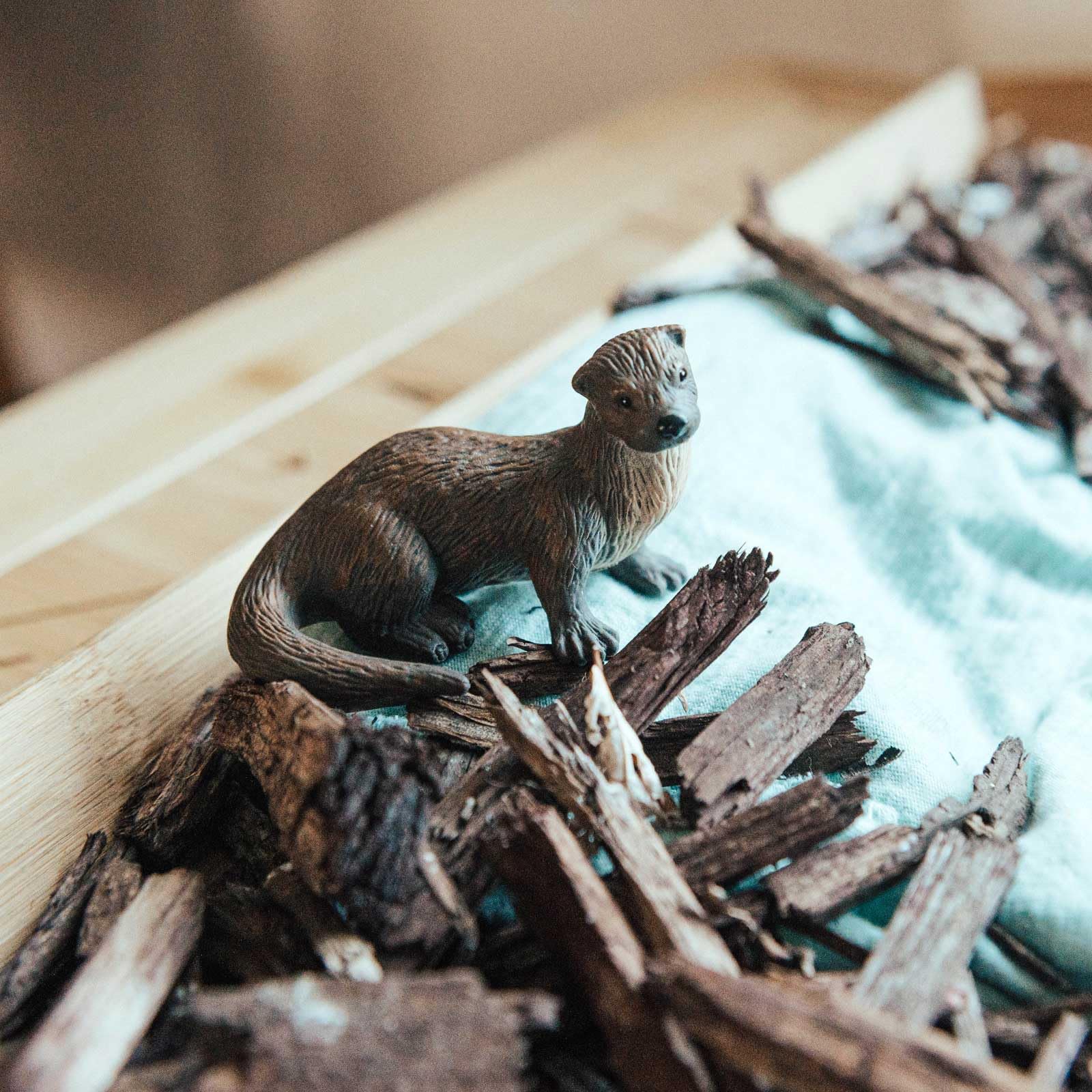 Foto 5 pulgar | Figura realista de Nutria de Río Wildlife de Safari Ltd. de 8 cm -  Venta Internacional