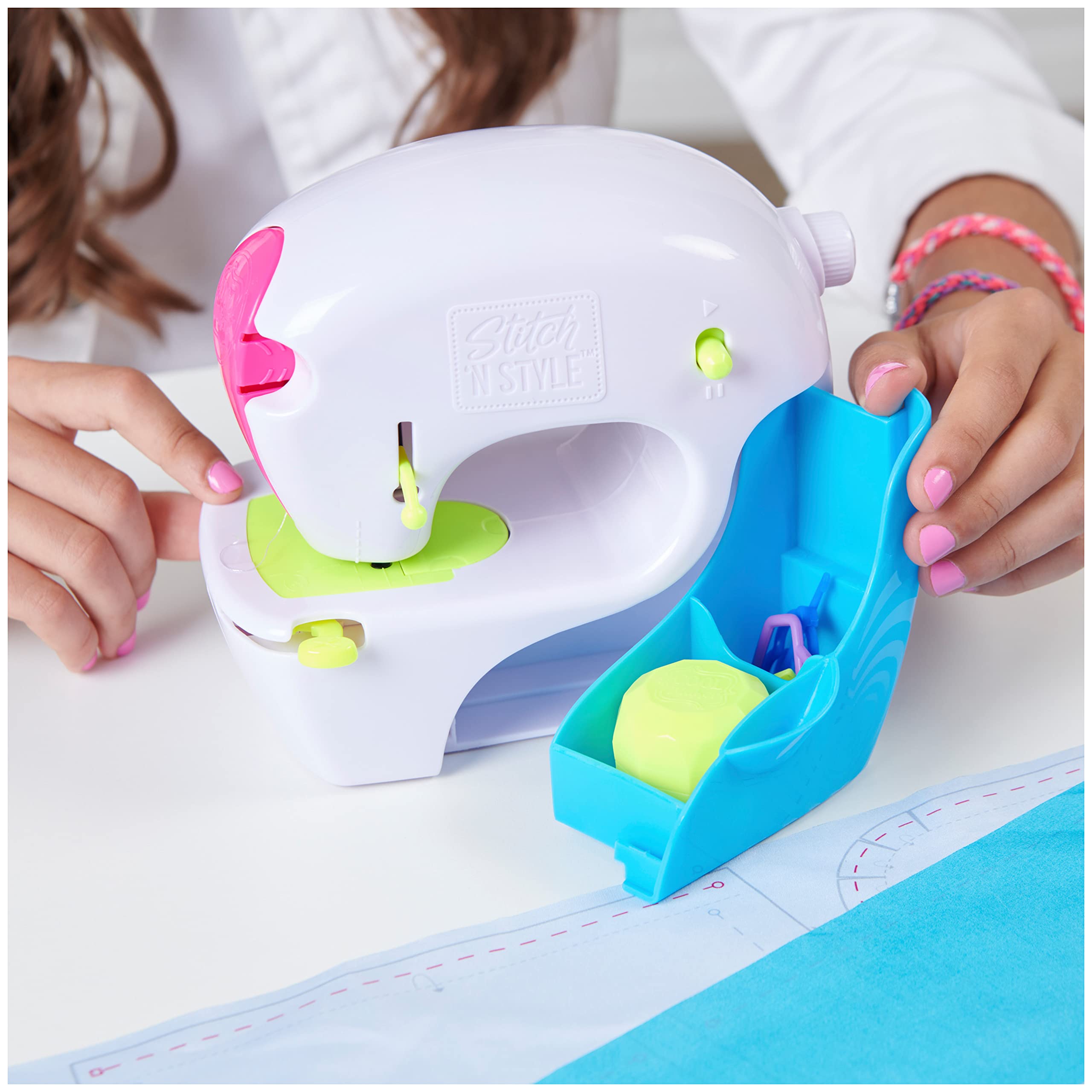Foto 3 pulgar | Máquina de Coser Toy Maker Neon Stitch 'n Style Girls - Venta Internacional